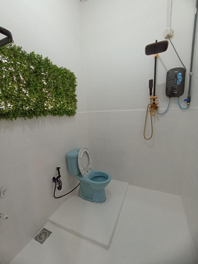 Basrie Villa "Mslim Only" - Mini Cinema , Private Pool , Wi-Fi , Netflix Muar Kültér fotó